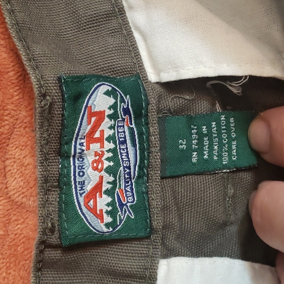 Men's size 32 cargo shorts - Picture 2 of 4